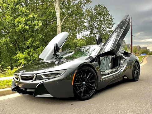 Used 2019 BMW i8 Roadster image 1