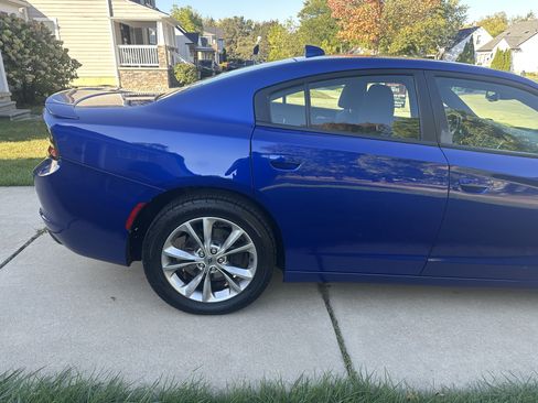 Used 2017 Dodge Charger SXT w/ AWD Plus Group image 12