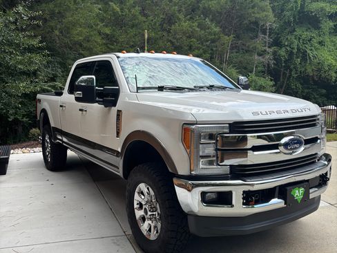 Used 2019 Ford F250 King Ranch w/ King Ranch Ultimate Package AWD/4WD image 9