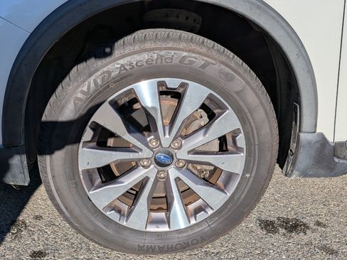 Used 2018 Subaru Outback 2.5i Touring image 25