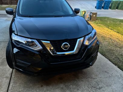Used 2017 Nissan Rogue SV