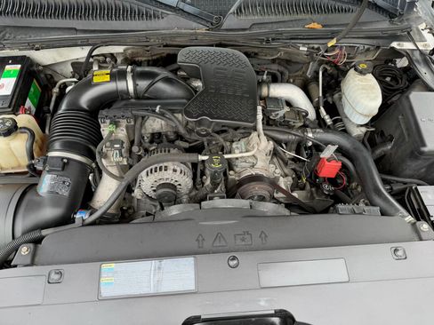 Used 2006 Chevrolet Silverado 3500 LT w/ Heavy-Duty Power Package image 21