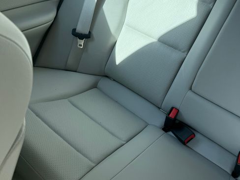 Used 2007 Mercedes-Benz C 230 Sedan image 16