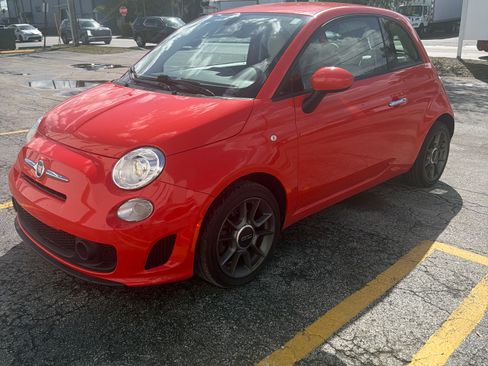 Used 2019 FIAT 500 Pop image 2