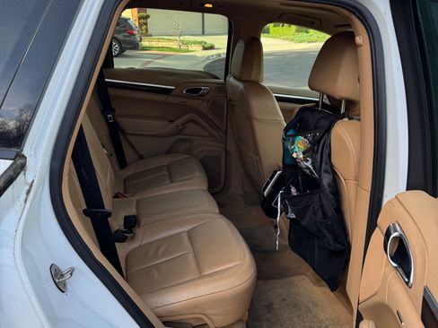 Used 2012 Porsche Cayenne S image 11