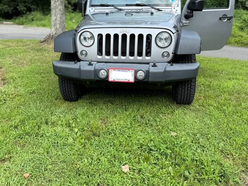Used 2017 Jeep Wrangler Unlimited Sport w/ Quick Order Package 24S AWD/4WD image 6