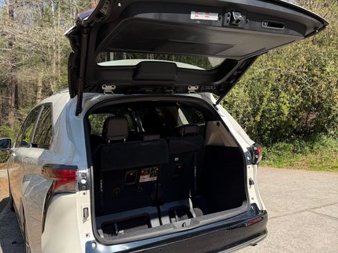 Used 2021 Toyota Sienna Platinum image 23