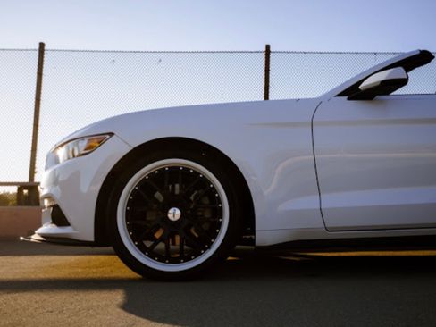 Used 2015 Ford Mustang Premium image 4