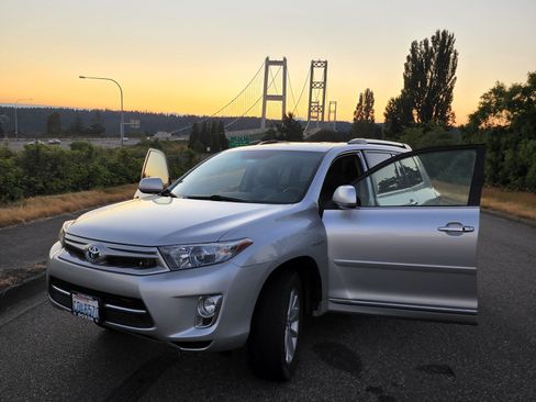 Used 2013 Toyota Highlander Limited image 2