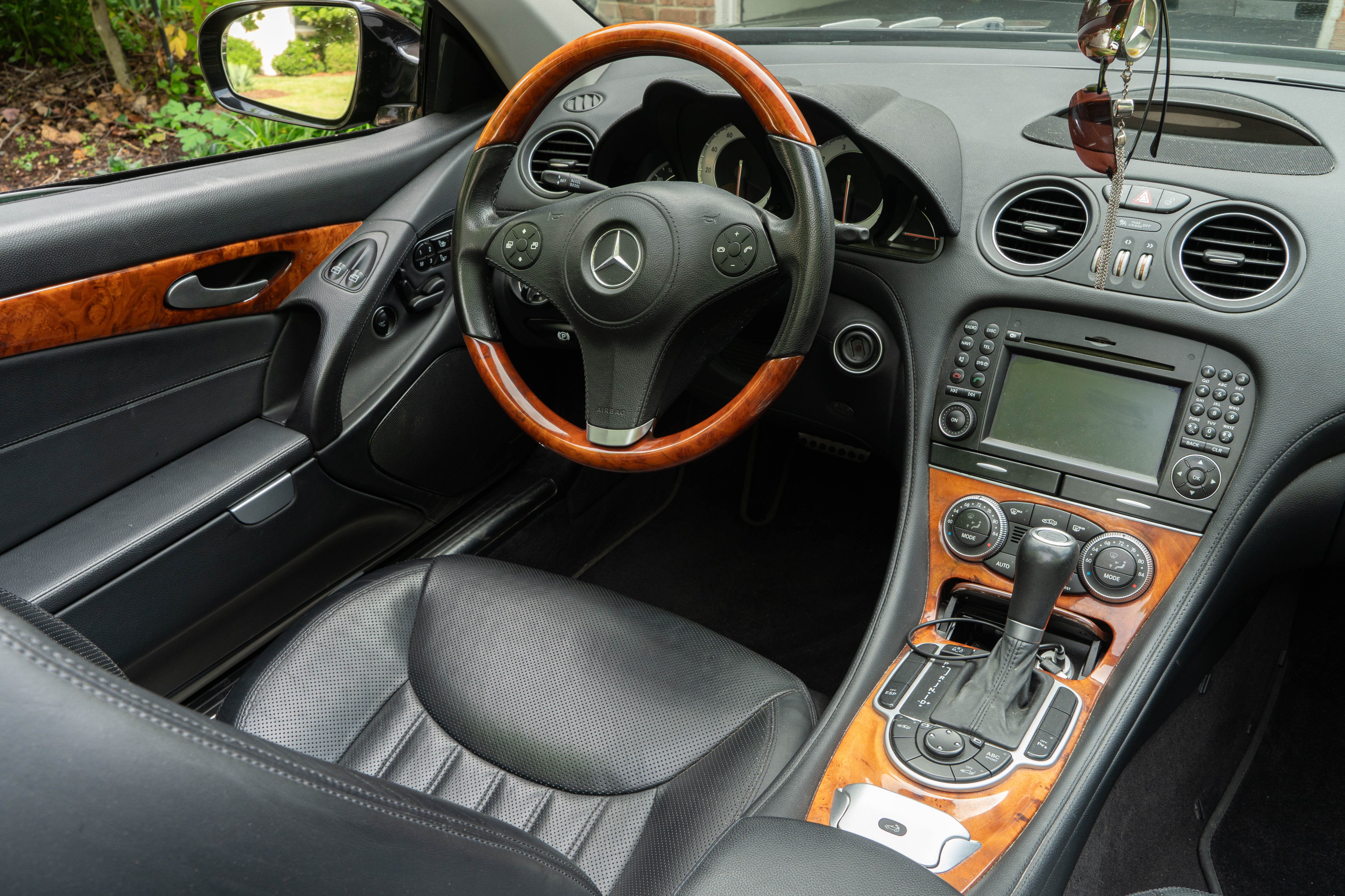 Used 2009 Mercedes-Benz SL 550 image 13