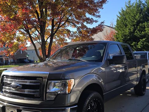 Used 2014 Ford F150 XLT image 12