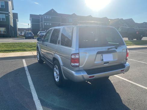 Used 2002 Nissan Pathfinder LE RWD image 5