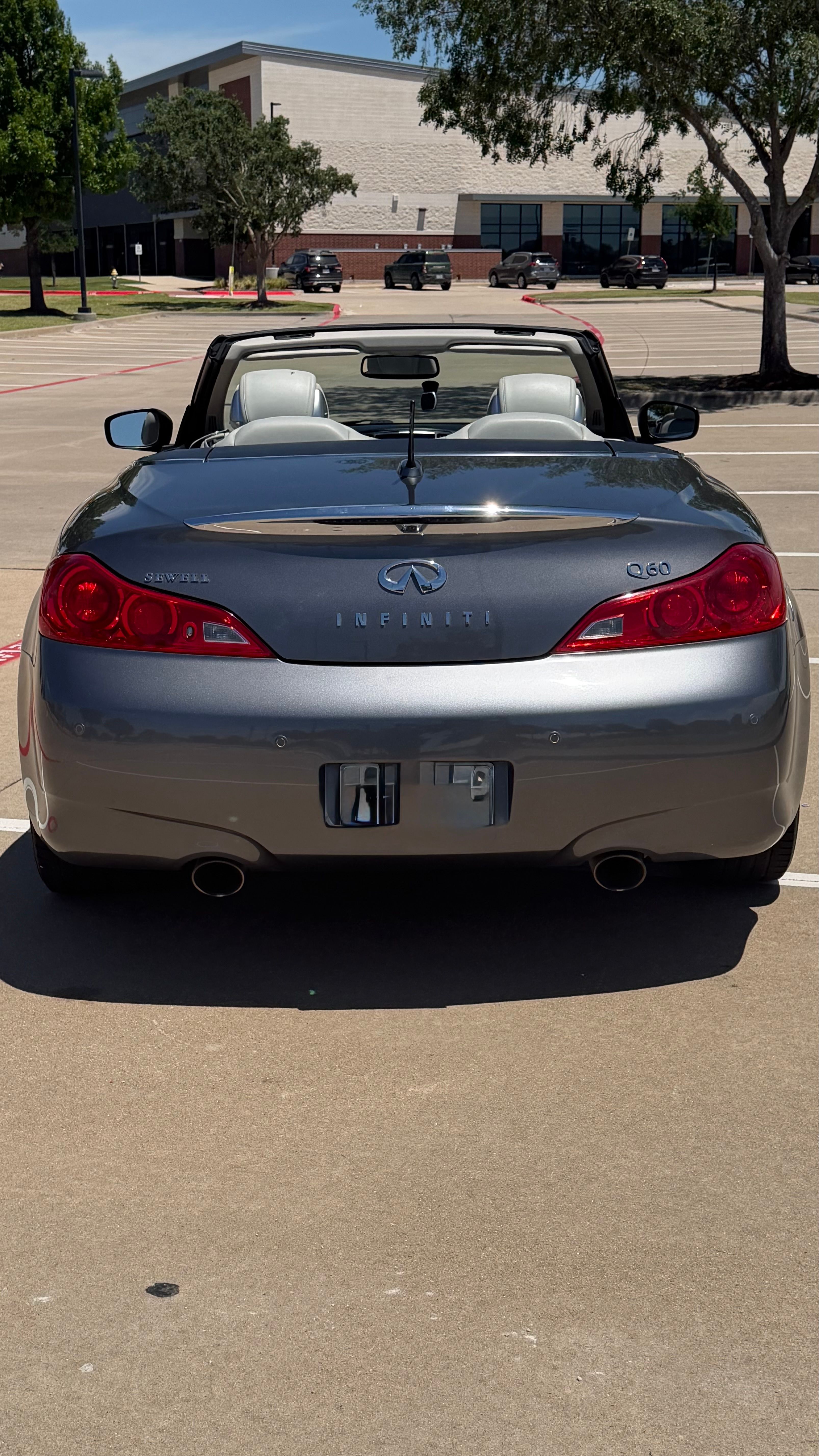 Used 2014 INFINITI Q60 Convertible w/ Premium Package RWD image 5