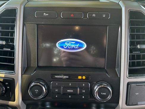 Used 2020 Ford F150 Lariat image 27
