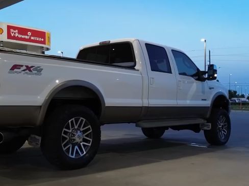 Used 2006 Ford F350 King Ranch image 13