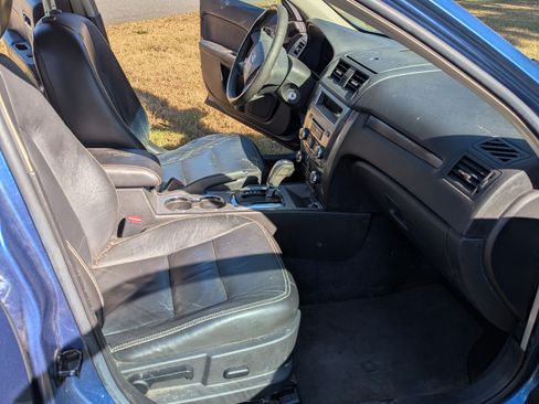 Used 2010 Ford Fusion SEL image 10