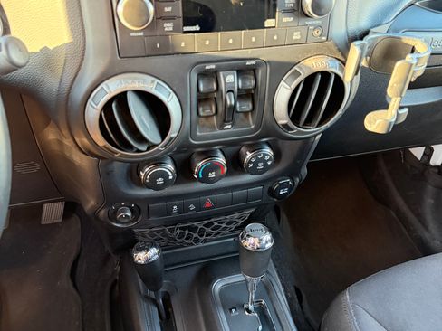 Used 2014 Jeep Wrangler Unlimited Sport w/ Quick Order Package 24S AWD/4WD image 11