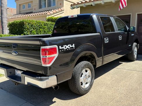 Used 2014 Ford F150 XLT w/ Equipment Group 301A Mid AWD/4WD image 11