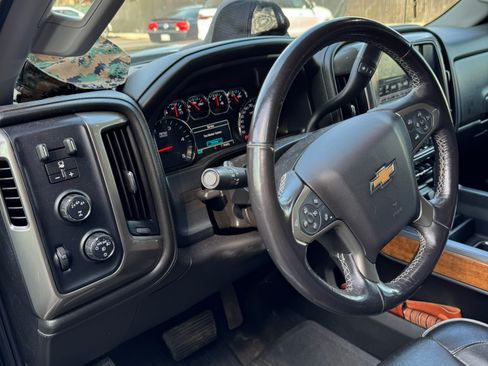 Used 2018 Chevrolet Silverado 2500 High Country image 15
