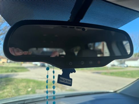 Used 2017 Chevrolet Traverse LT image 15