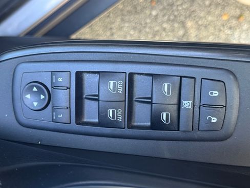 Used 2016 Jeep Cherokee Trailhawk w/ Comfort/Convenience Group AWD/4WD image 22