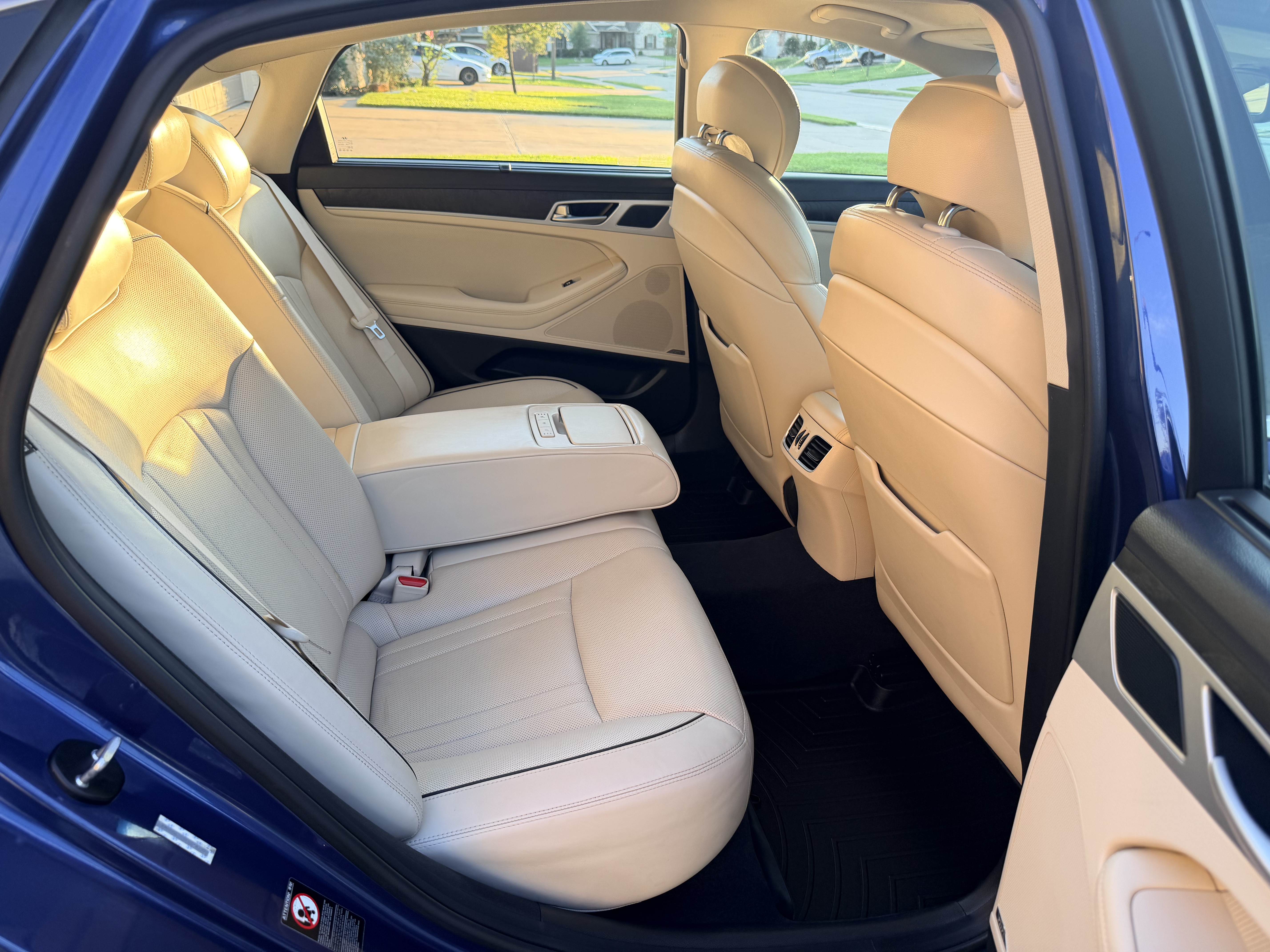 Used 2015 Hyundai Genesis 3.8 w/ Option Group 04 AWD/4WD image 13
