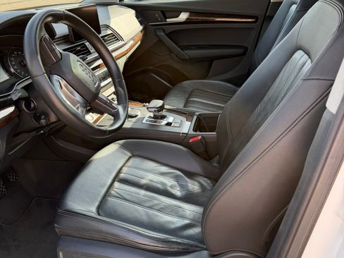 Used 2019 Audi Q5 2.0T Premium w/ Convenience Package image 9