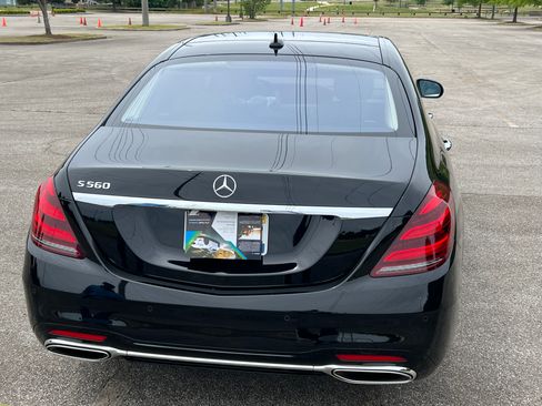 Used 2018 Mercedes-Benz S 560 Sedan image 4