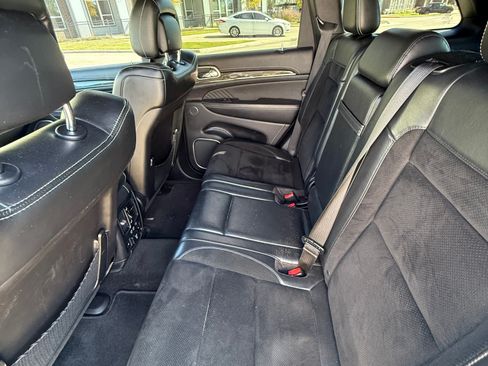 Used 2017 Jeep Grand Cherokee SRT image 5