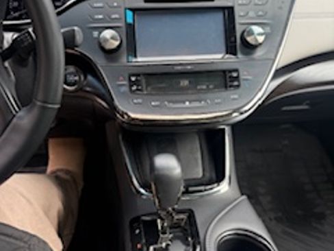 Used 2016 Toyota Avalon Limited image 6