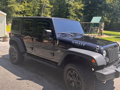 Used 2018 Jeep Wrangler Unlimited Sport AWD/4WD image 2