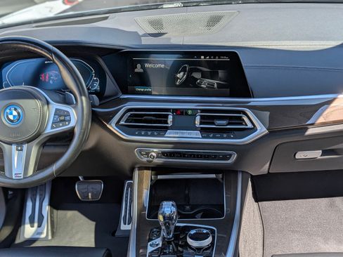 Used 2022 BMW X5 xDrive45e w/ M Sport Package image 22