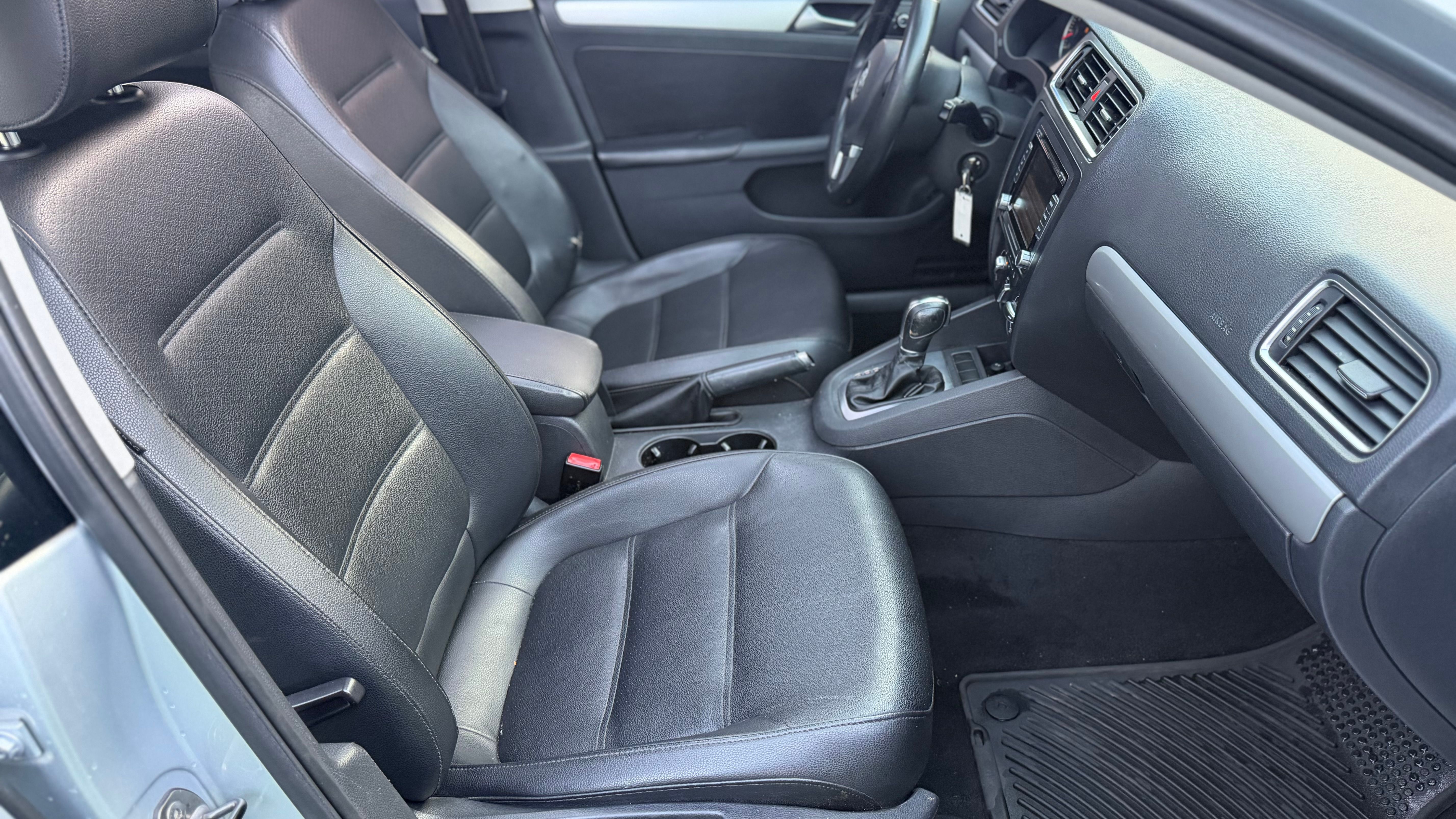 Used 2013 Volkswagen Jetta SE FWD image 20