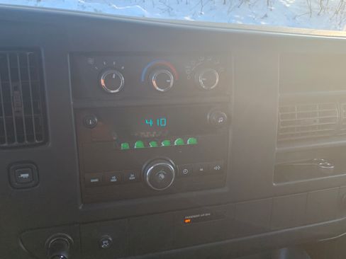 Used 2011 GMC Savana 1500 RWD image 15