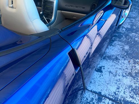 Used 2005 Chevrolet Corvette Convertible w/ Preferred Equipment Group RWD image 6