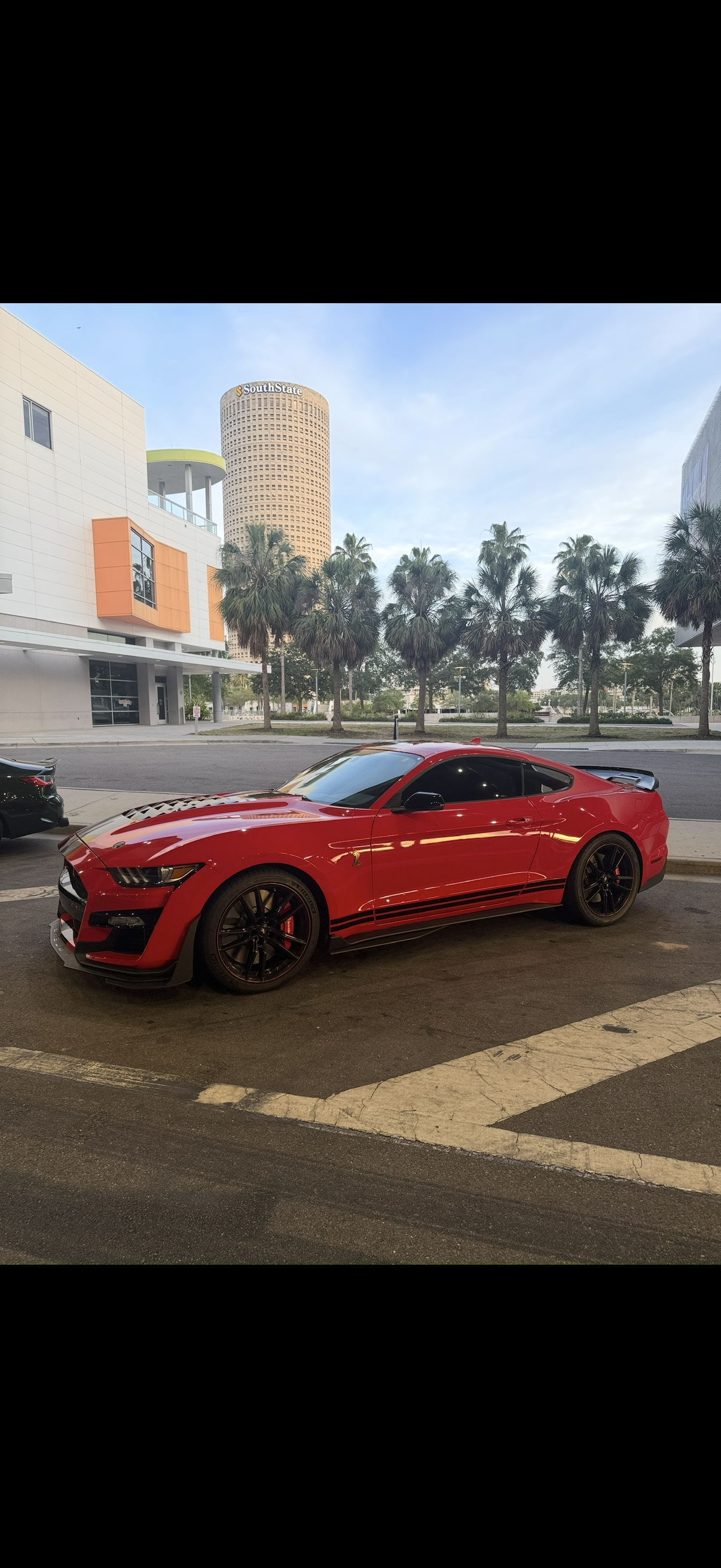 Used 2020 Ford Mustang Shelby GT500 w/ Technology Package RWD image 9