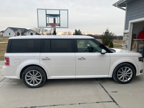 Used 2016 Ford Flex Limited AWD/4WD image 4