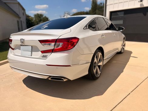 Used 2020 Honda Accord Touring image 6