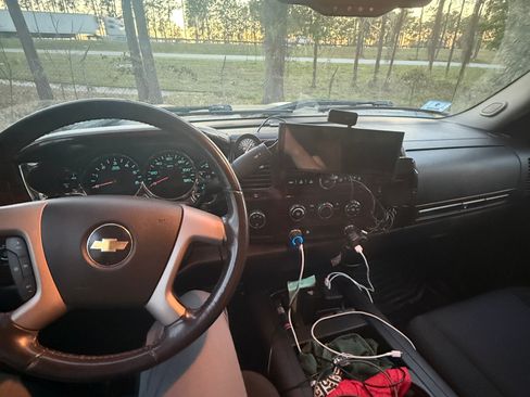 Used 2011 Chevrolet Silverado 3500 LT image 8