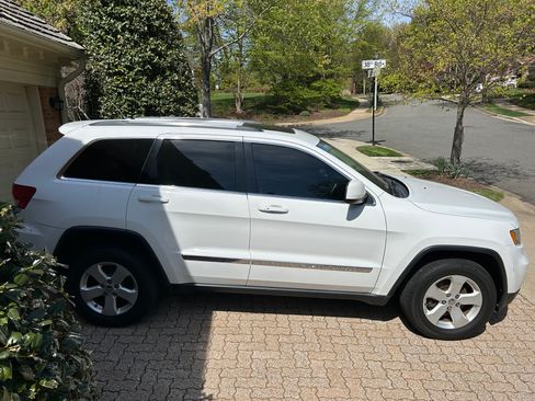 Used 2013 Jeep Grand Cherokee Laredo image 5