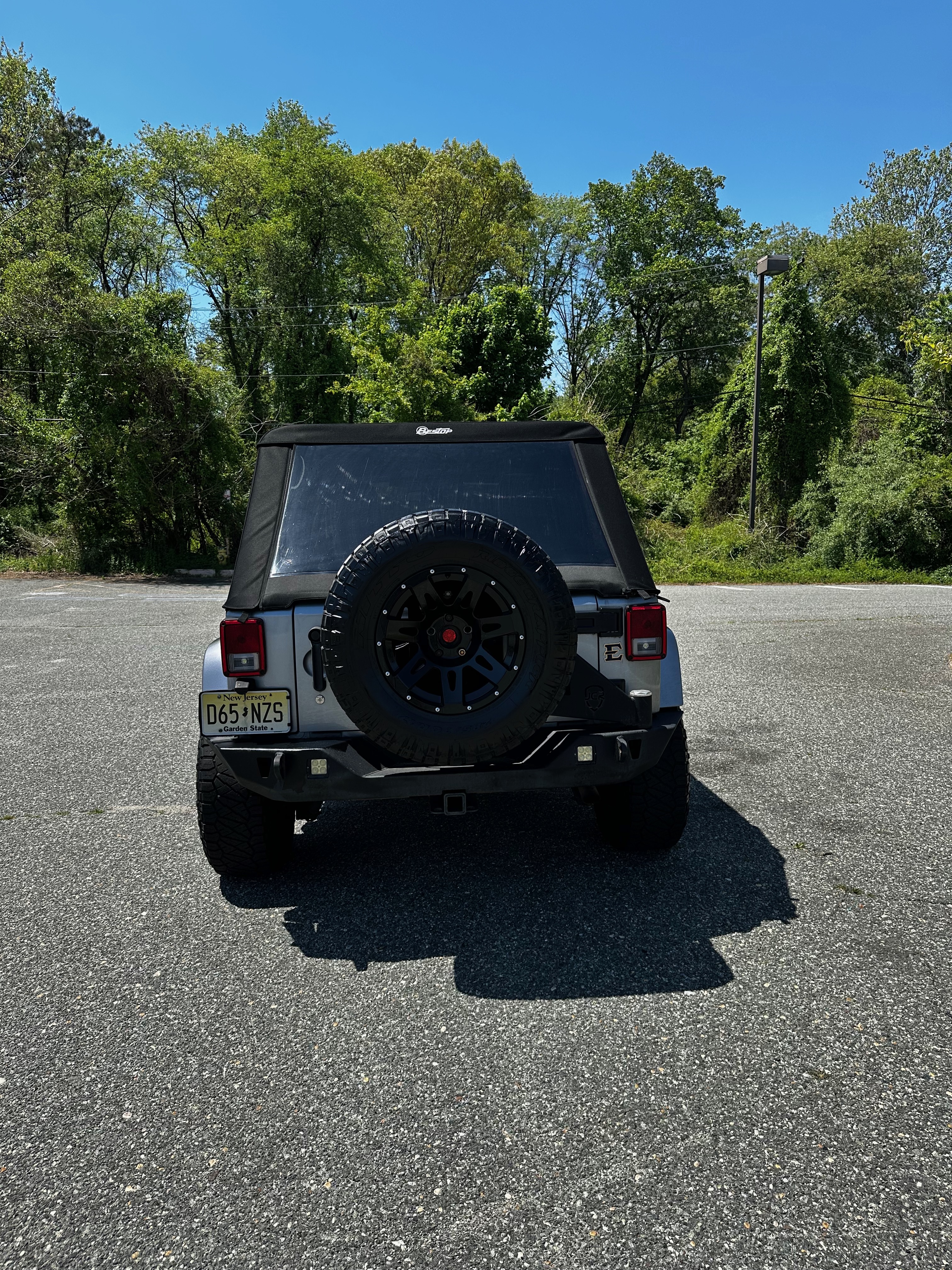 Used 2015 Jeep Wrangler Unlimited Sahara w/ Dual Top Group AWD/4WD image 2