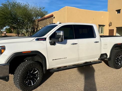 Used 2020 GMC Sierra 2500 SLT w/ SLT Premium Plus Package image 2