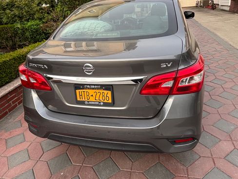Used 2019 Nissan Sentra SV FWD image 5