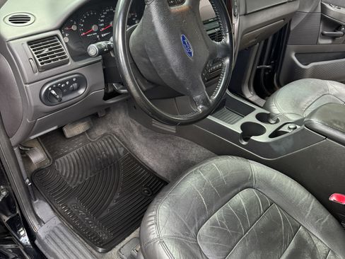 Used 2003 Ford Explorer Limited image 11