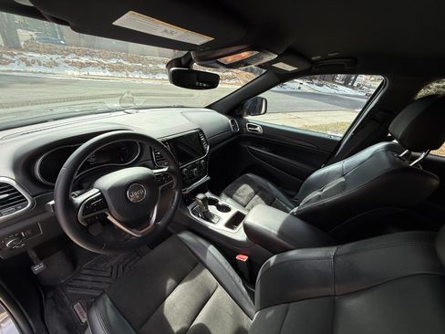 Used 2020 Jeep Grand Cherokee Altitude image 16