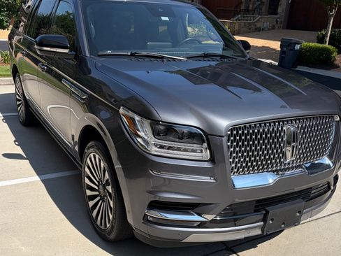 Used 2021 Lincoln Navigator L Reserve w/ Luxury Package RWD image 4