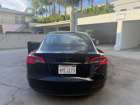 Used 2021 Tesla Model 3 Standard Range Plus image 6