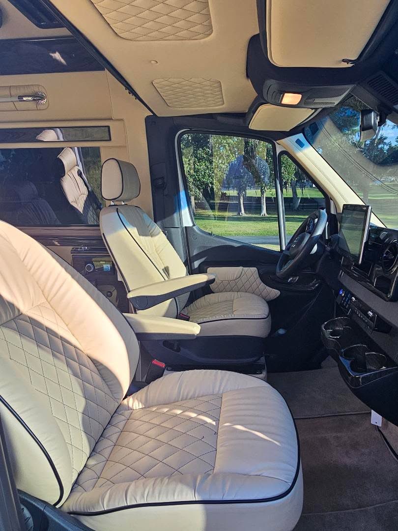 Used 2020 Mercedes-Benz Sprinter 2500 image 14