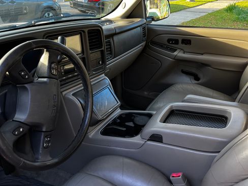 Used 2004 GMC Yukon SLT w/ 1SD Preferred Equipment Group image 13