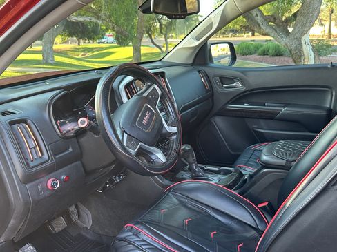 Used 2015 GMC Canyon SLE RWD image 5